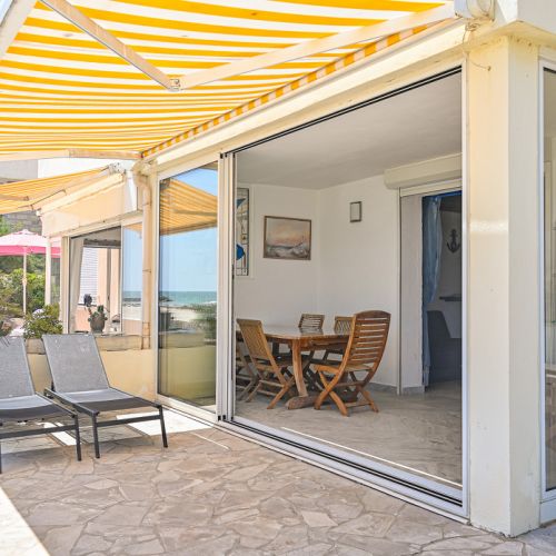 Terrasse avec véranda